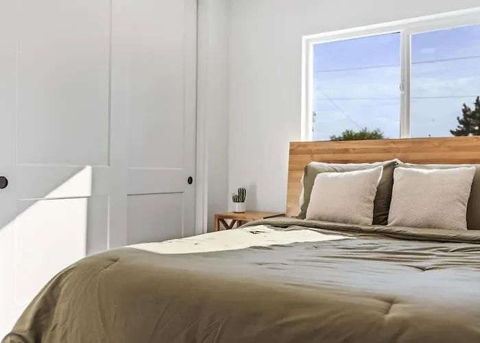 Holiday home Aether - Sparkling Pool & Games - Mins To Old Town