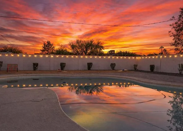 Aether - Sparkling Pool & Games - Mins To Old Town Holiday home *