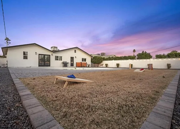 Holiday home Aether - Sparkling Pool & Games - Mins To Old Town