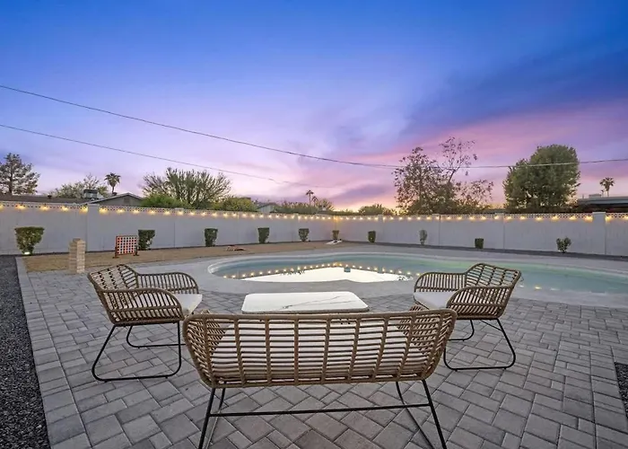 Holiday home Aether - Sparkling Pool & Games - Mins To Old Town
